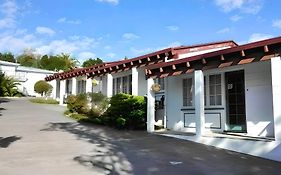 Browns Bay Olive Tree - Pet Friendly Family Apartment